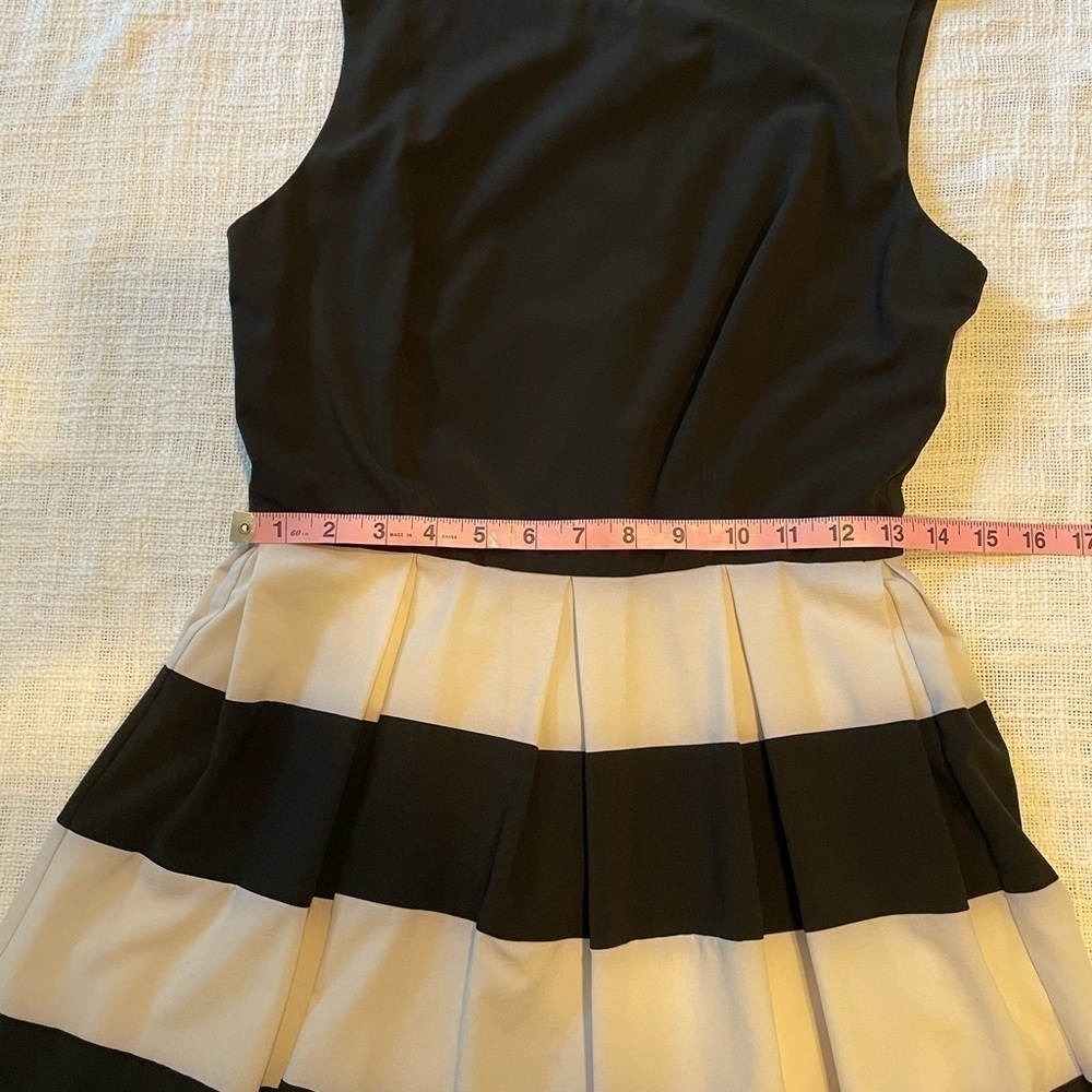 B. Smart Semi-Formal Black & White Stripped Dress- Size 7/8 - Picture 7 of 11